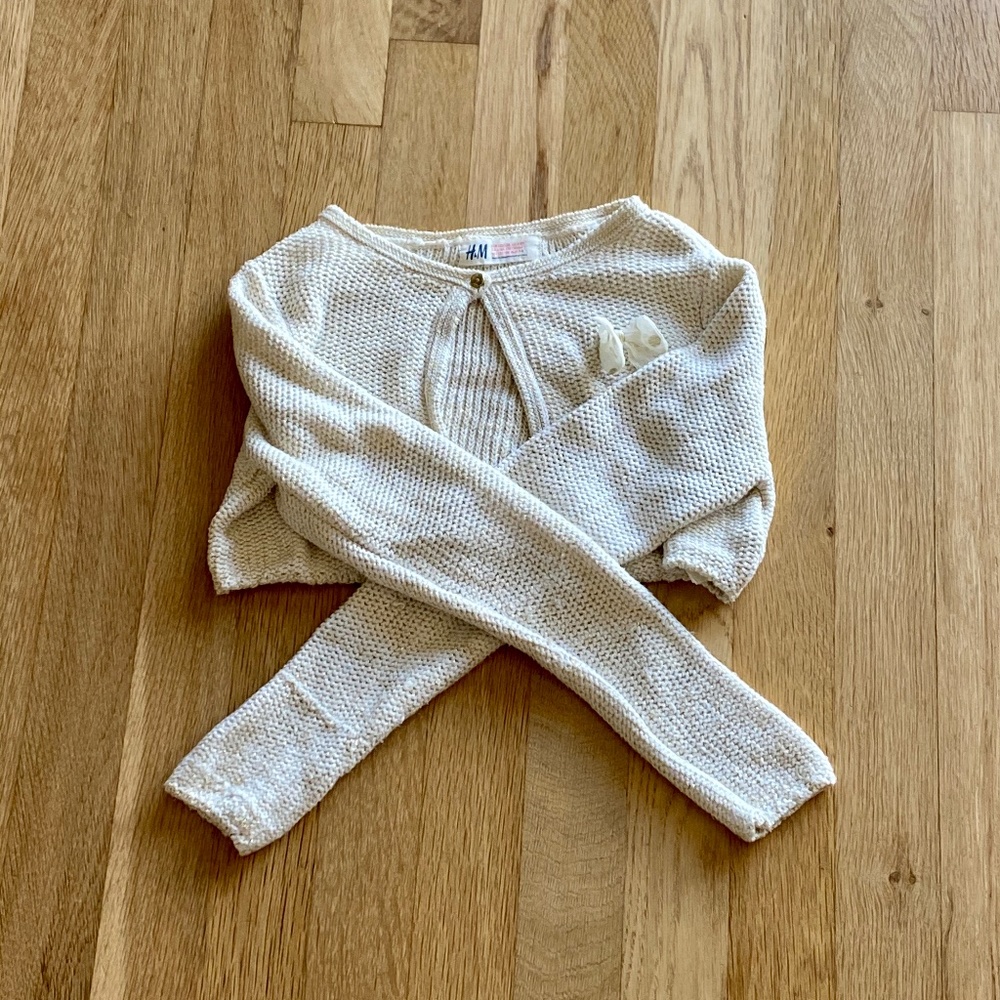 H&M Creme Gold Knit Sweater